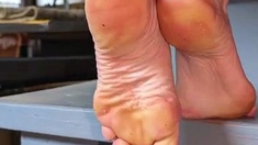 Lezlyan aka la_little_dancer_feet OnlyFans - I want you to