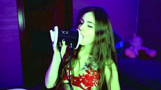 Webcam fun mature brunette with toys cum on cam