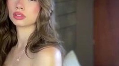 Amateur Webcam Babes Going Solo