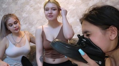 Retro lesbian foot fetish