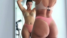 Kirstentoosweet Shows Her Curvy Ass In Striptease Onlyfans