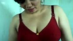 Bangla desi girl showing big boobs in bra